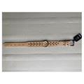 Collare in Cuoio Sagomato con Salvapelo e Borchie Coniche Beige